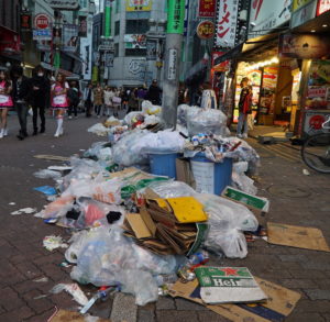 渋谷ハロウィンのごみ